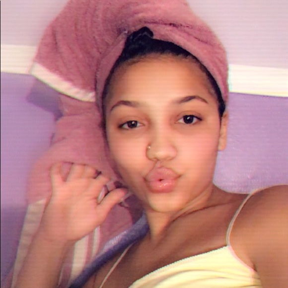 Meet your Posher, Pineapple - Picture 7 of 8